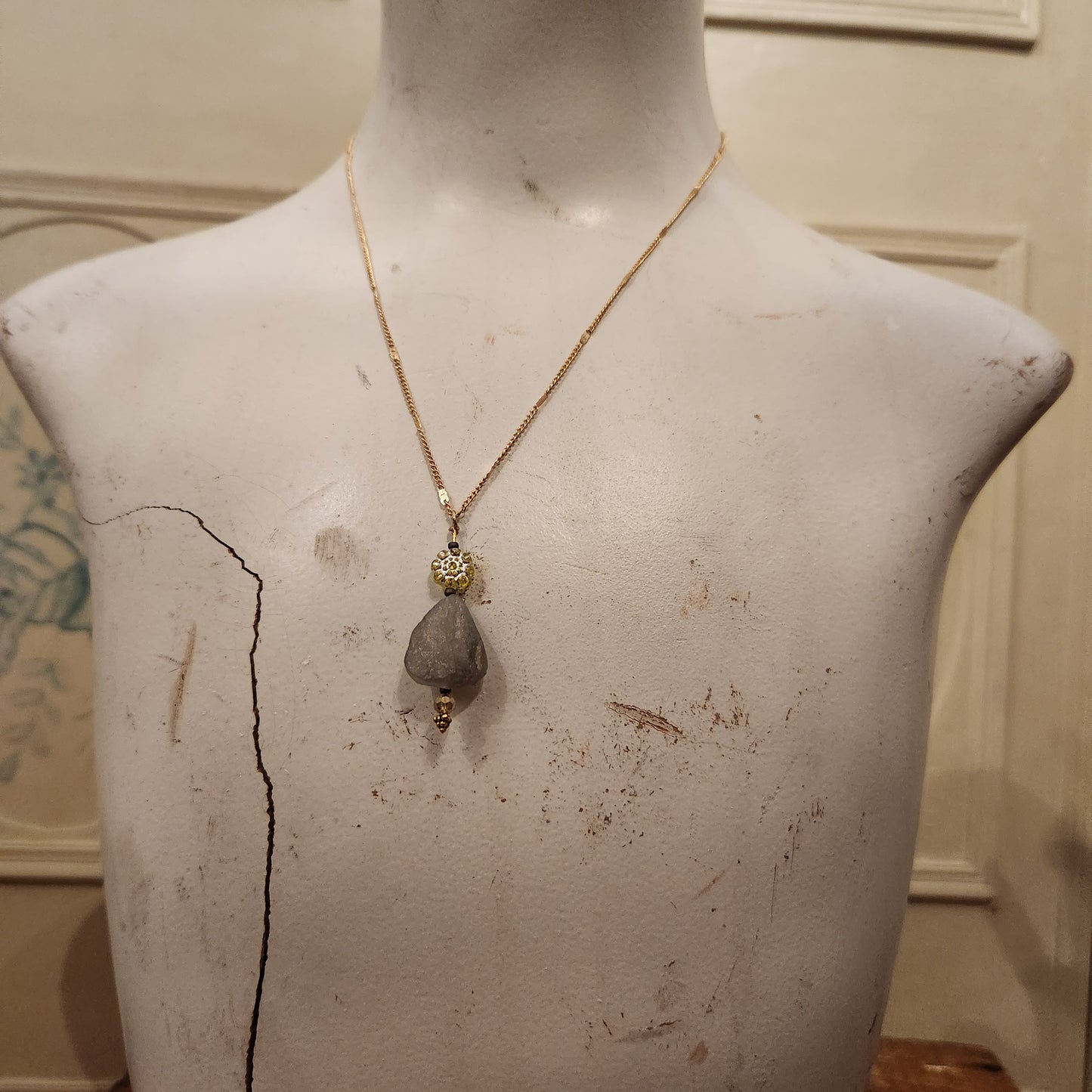 Hand Crafted Dainty Labradorite Pendant Necklace